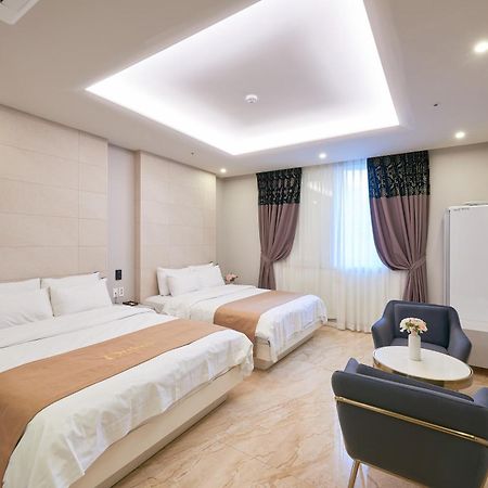 Dubai Hotel Gwangju Metropolitan City Exterior photo