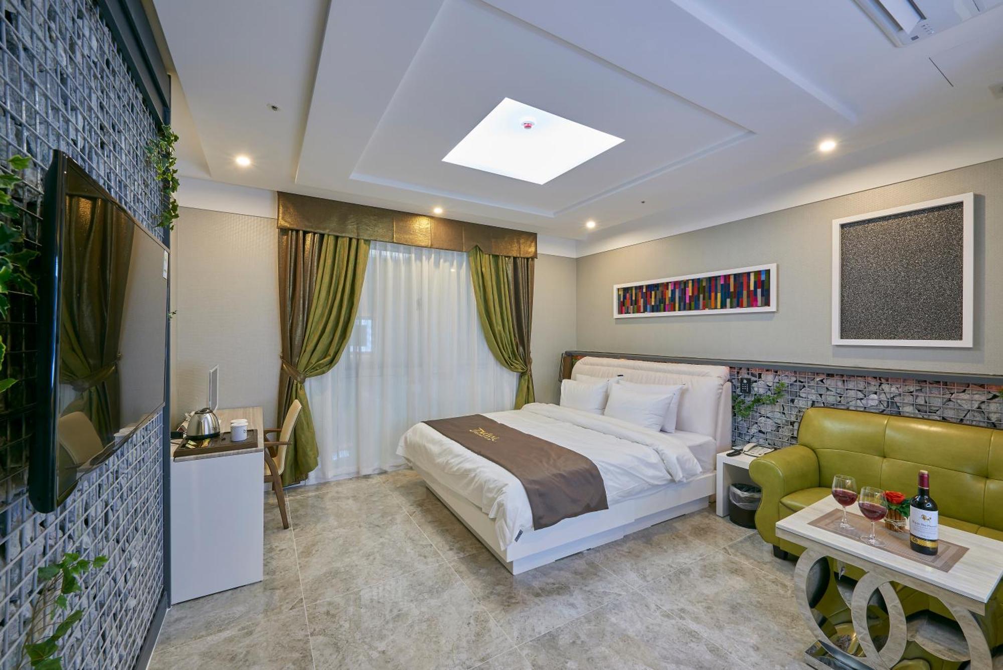 Dubai Hotel Gwangju Metropolitan City Exterior photo