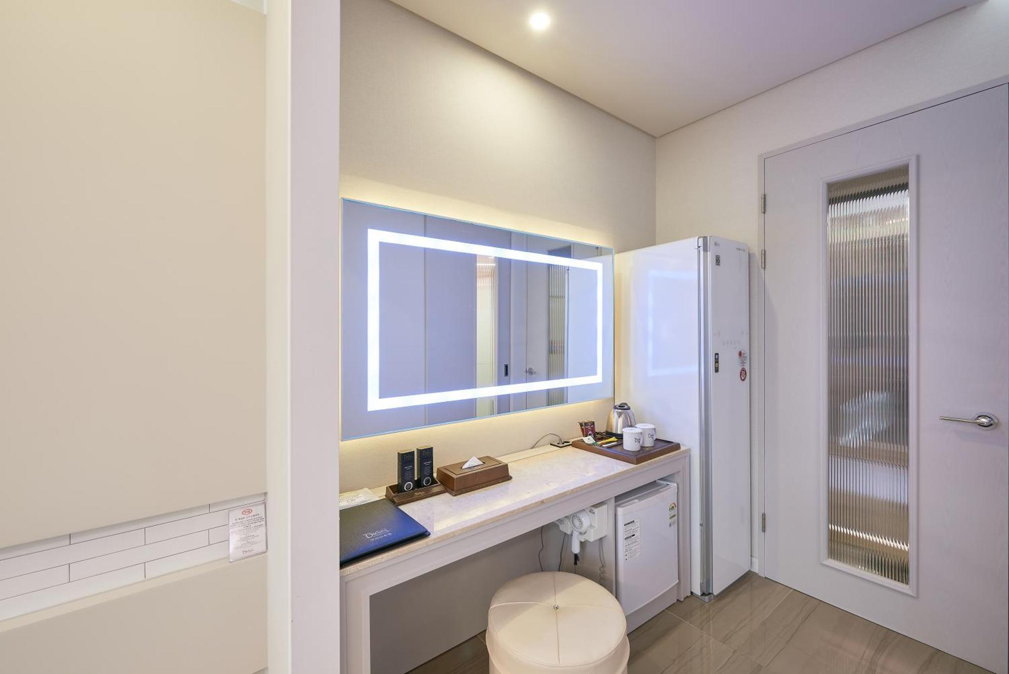 Dubai Hotel Gwangju Metropolitan City Exterior photo