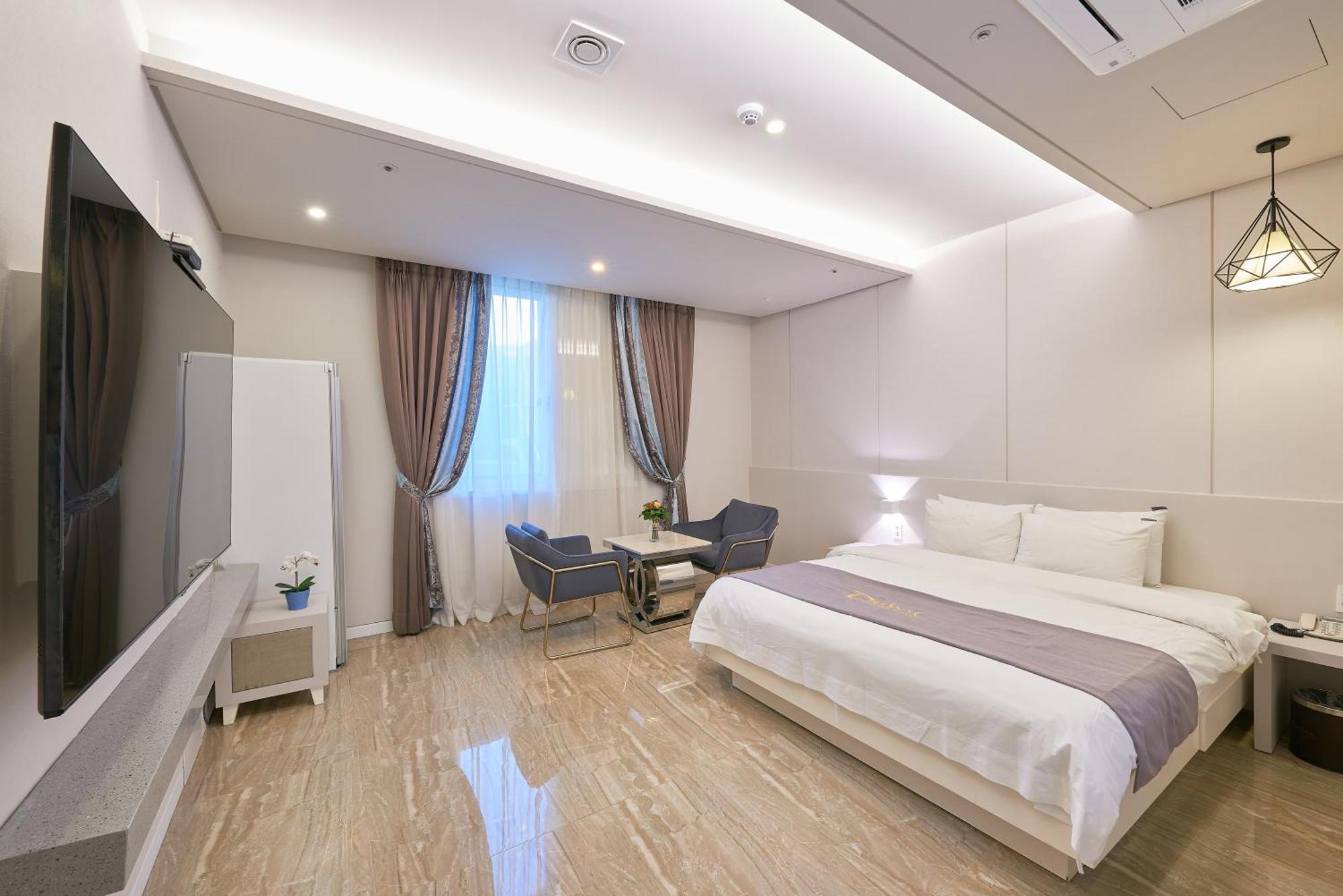 Dubai Hotel Gwangju Metropolitan City Exterior photo