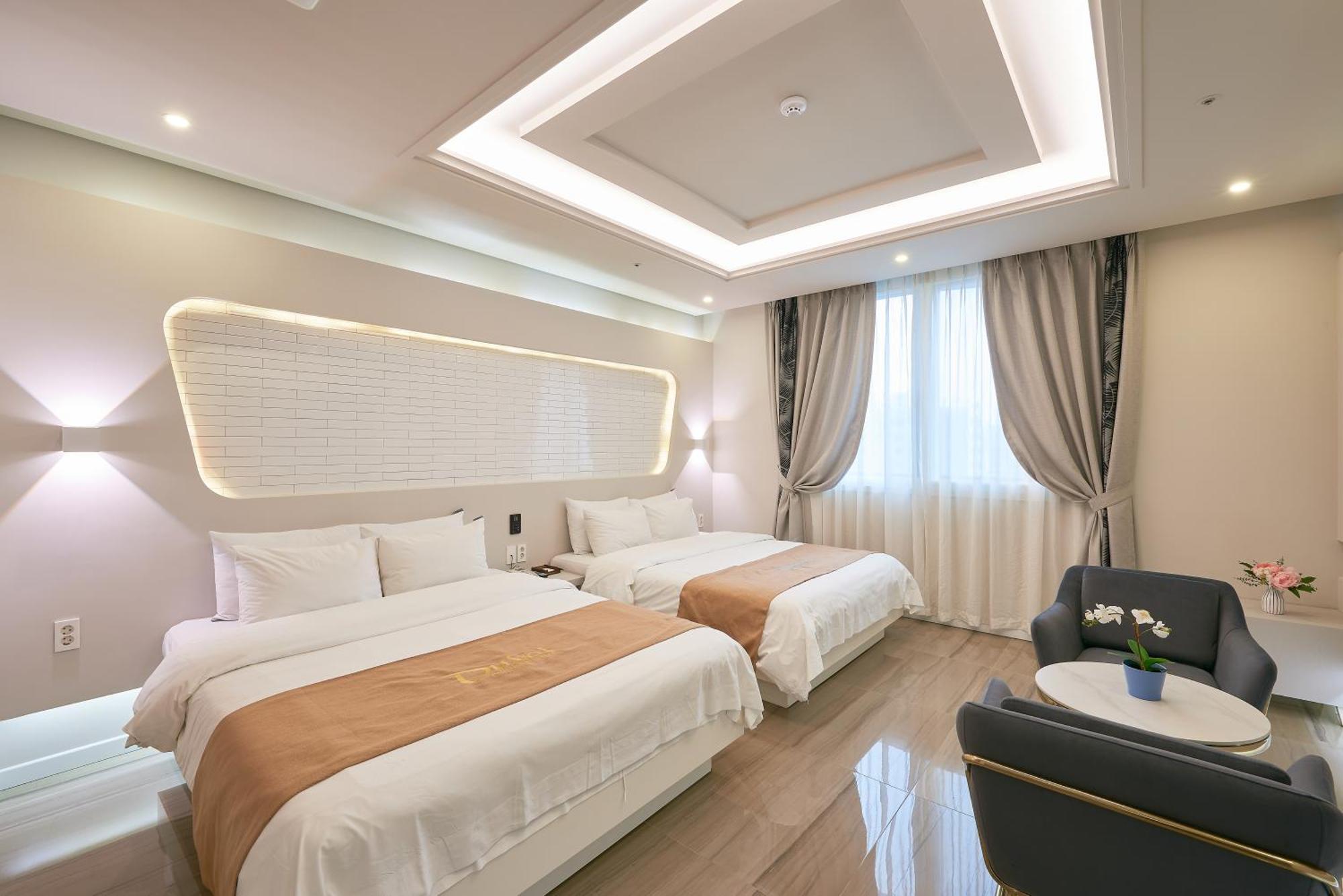 Dubai Hotel Gwangju Metropolitan City Exterior photo