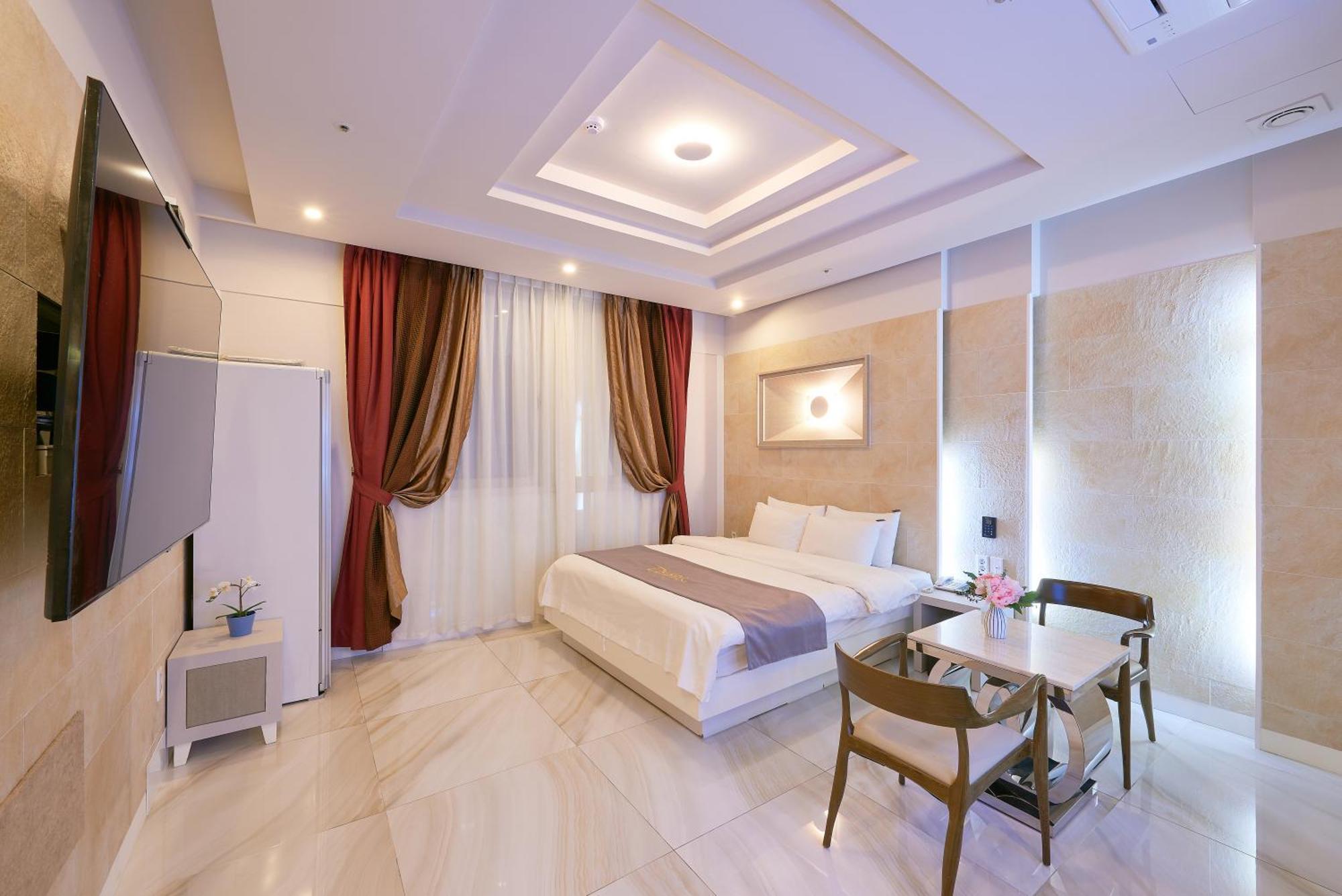Dubai Hotel Gwangju Metropolitan City Exterior photo