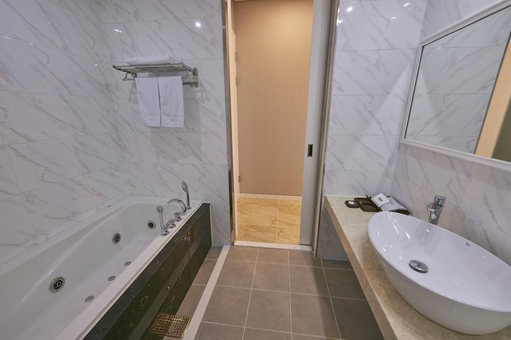 Dubai Hotel Gwangju Metropolitan City Exterior photo