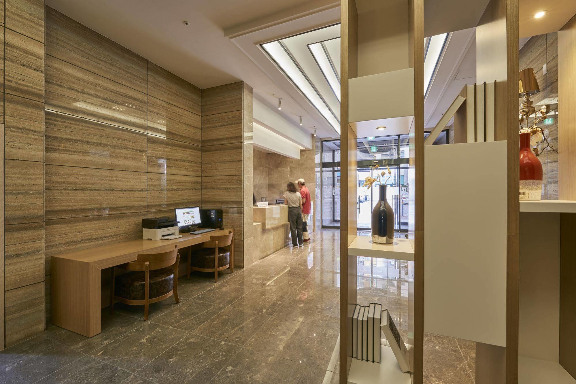 Dubai Hotel Gwangju Metropolitan City Exterior photo