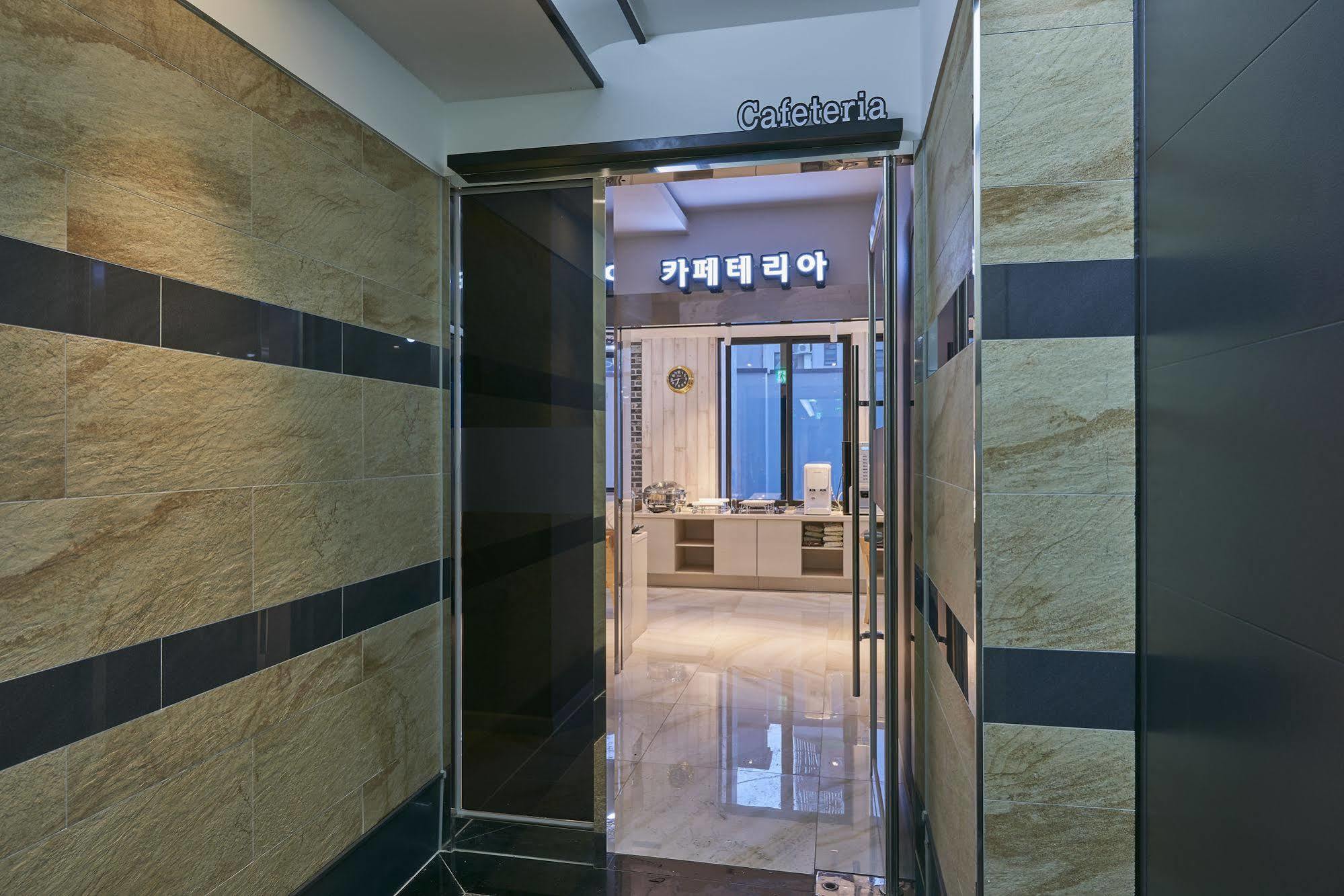 Dubai Hotel Gwangju Metropolitan City Exterior photo